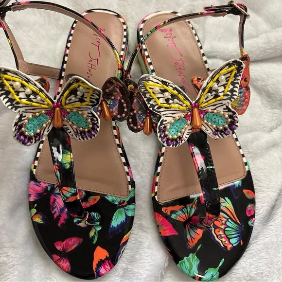 New without box Betsy Johnson butterfly sandals size 8.5 - Picture 1 of 8